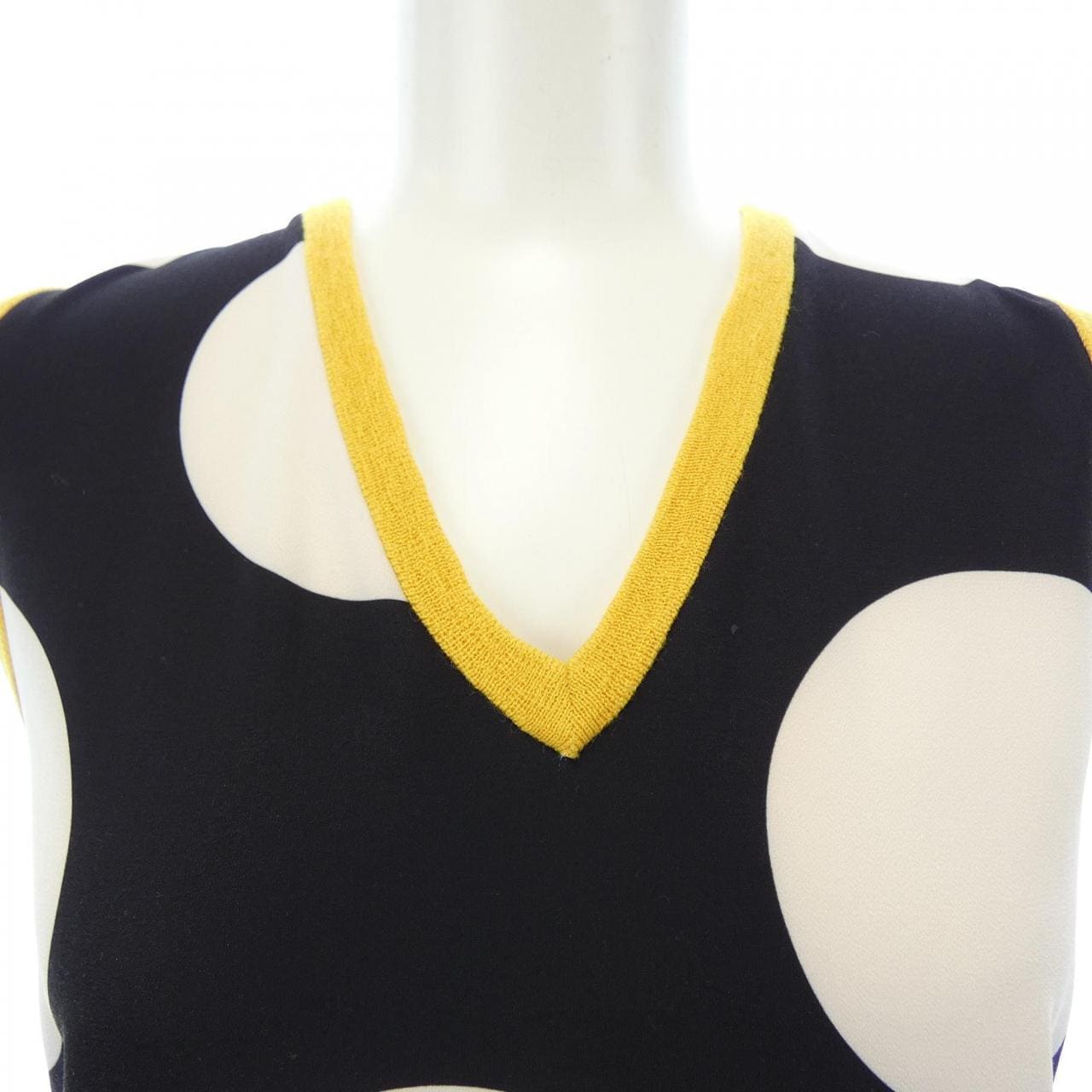 ブティックモスキーノ BOUTIQUE MOSCHINO トップス