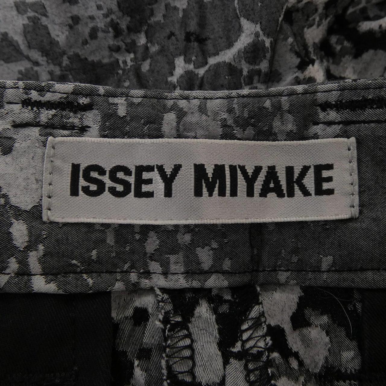イッセイミヤケ ISSEY MIYAKE IM11FF062 パンツ