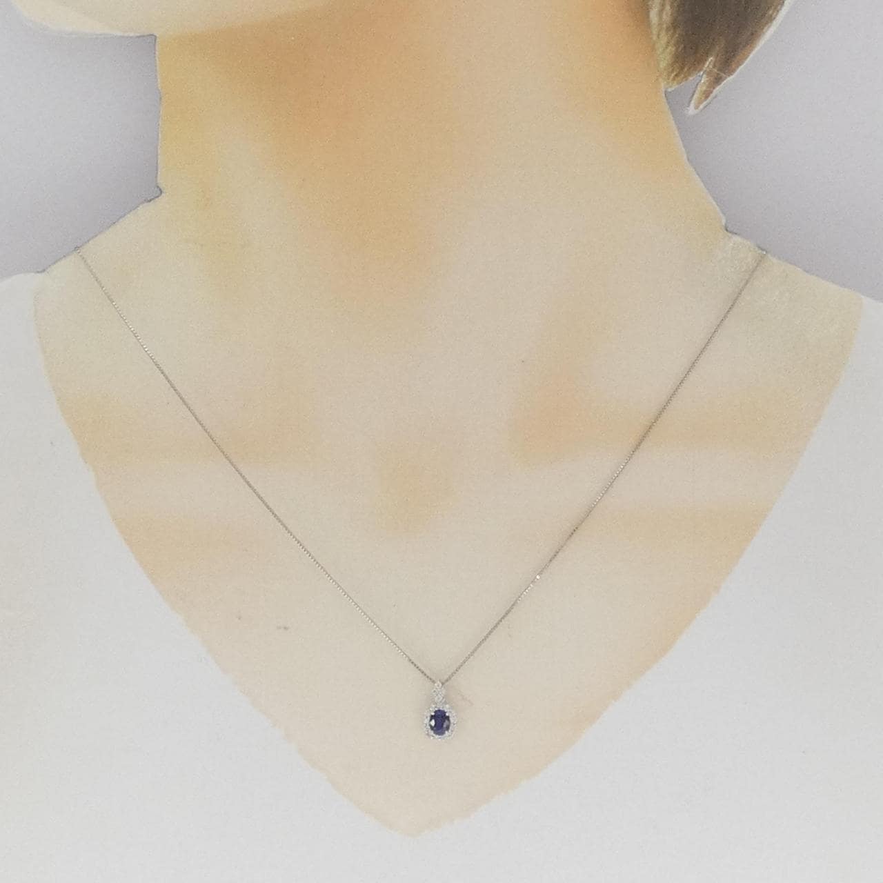 [BRAND NEW] PT Sapphire Necklace 0.44CT