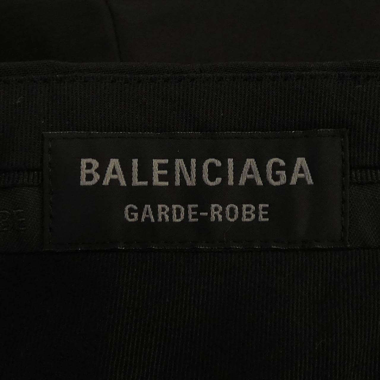 バレンシアガ BALENCIAGA GARDE-ROBE 725515 TNT11 パンツ