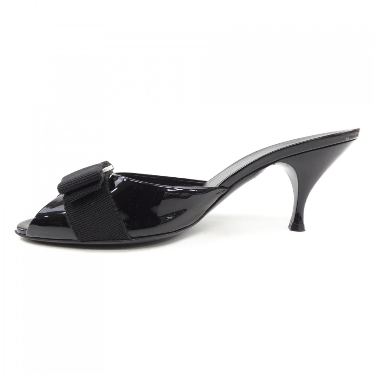 サルヴァトーレフェラガモ SALVATORE FERRAGAMO サンダル