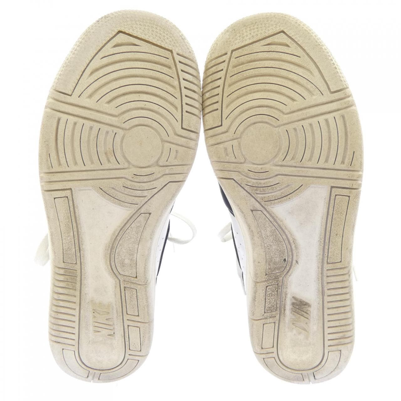 ナイキ NIKE 826667-001 スニーカー