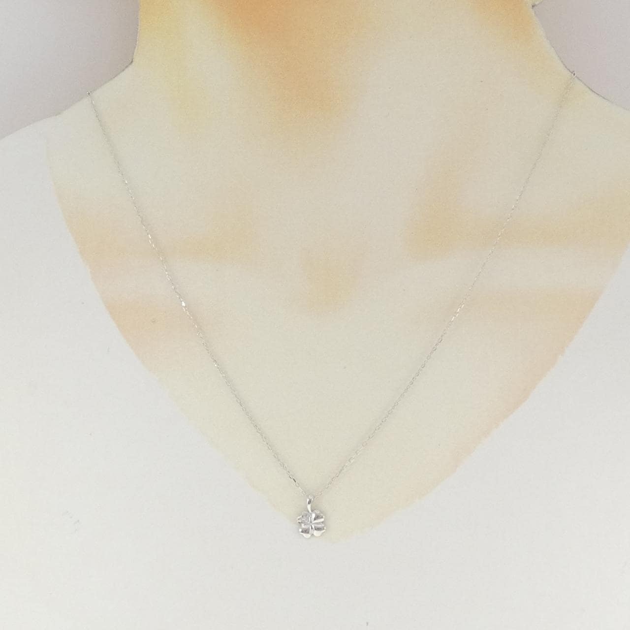 K18WG クローバー ダイヤモンド ネックレス 0.02CT
