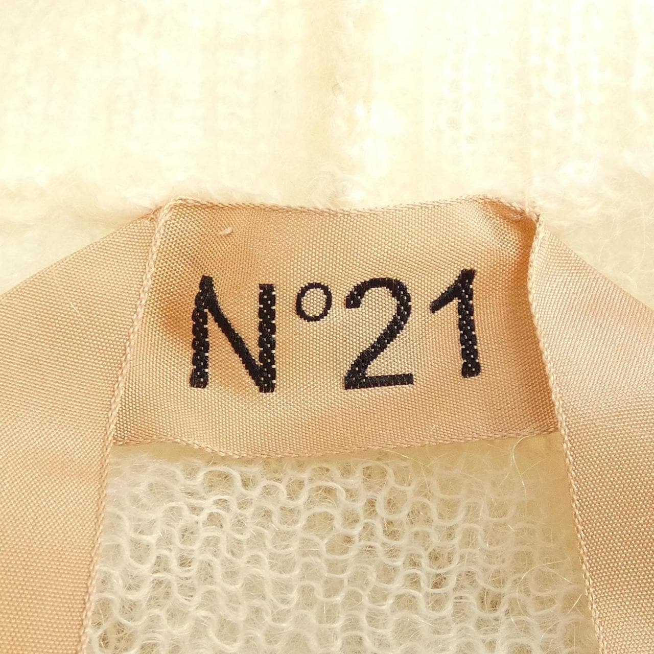 ヌメロヴェントゥーノ N°21 ニット