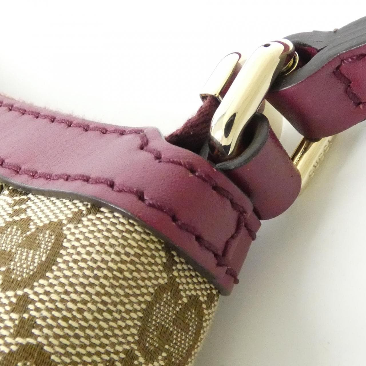 【ヴィンテージ】グッチ 269893 FAFXG ショルダーバッグ