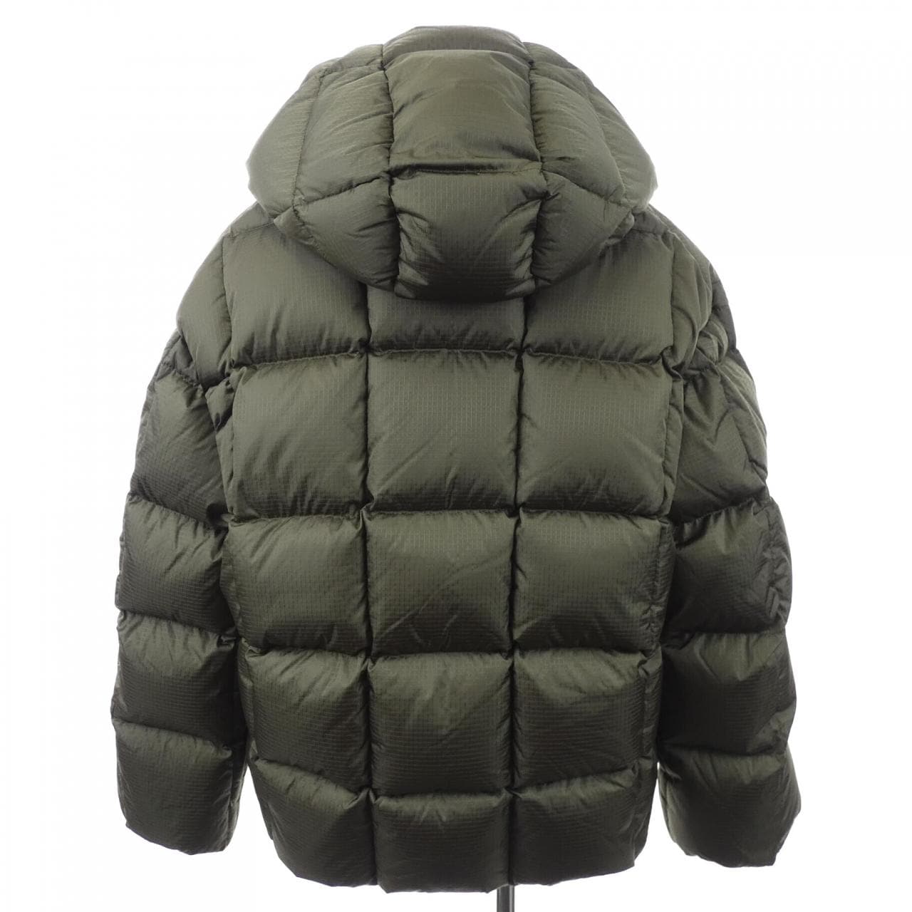 ルイヴィトン LOUIS VUITTON FLOW16E54 ダウンジャケット