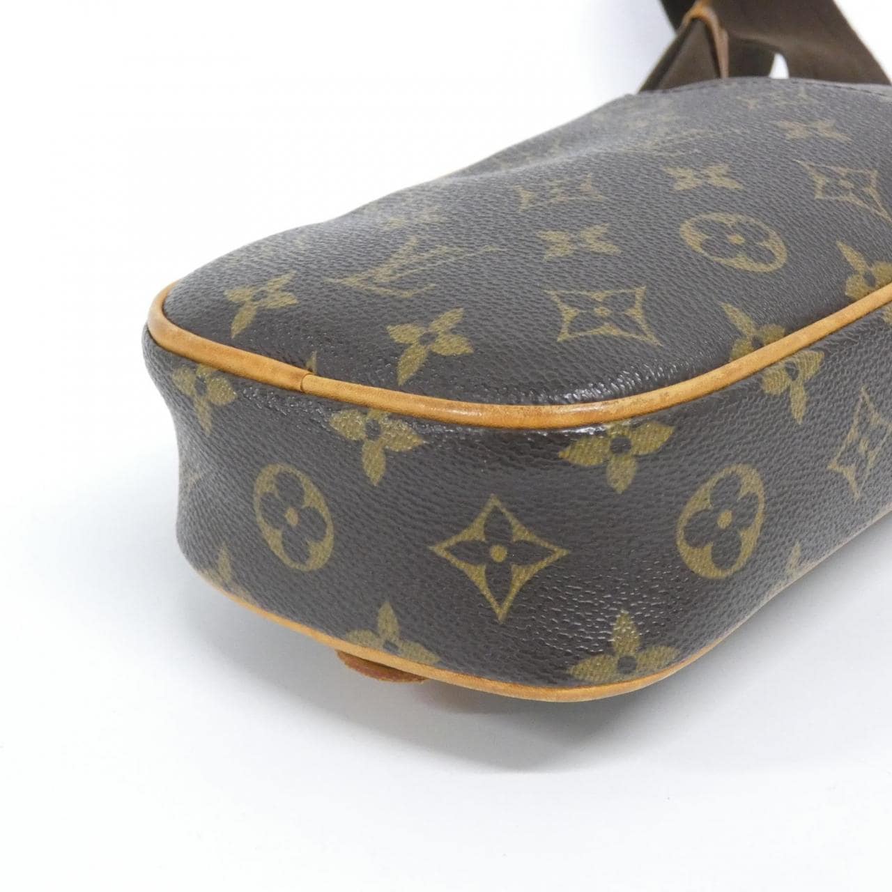 ルイヴィトン モノグラム ポシェット ガンジュ M51870 ショルダーバッグ