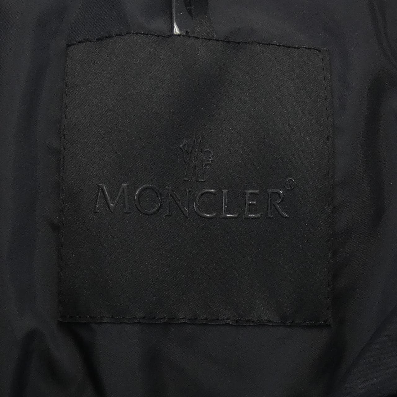 モンクレール MONCLER ダウンジャケット