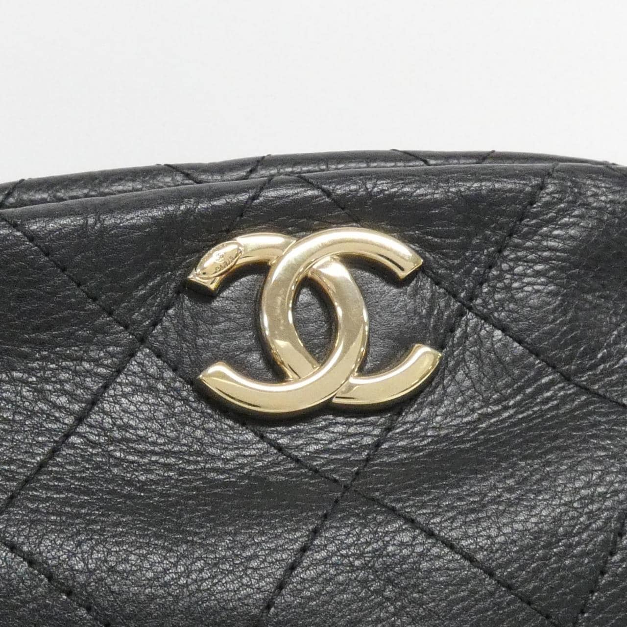 CHANEL shoulder bag