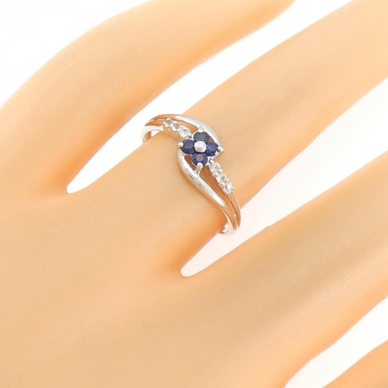 K10WG フラワー サファイヤ リング