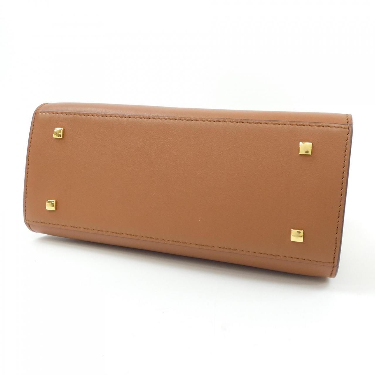 德尔沃DELVAUX