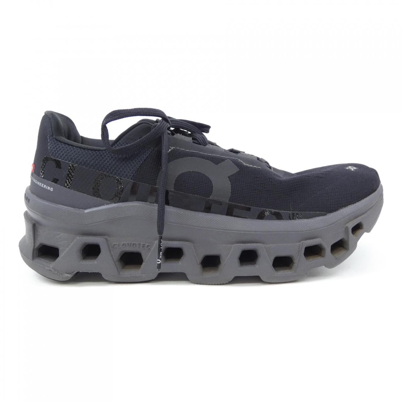 オン On Cloud　Monster スニーカー