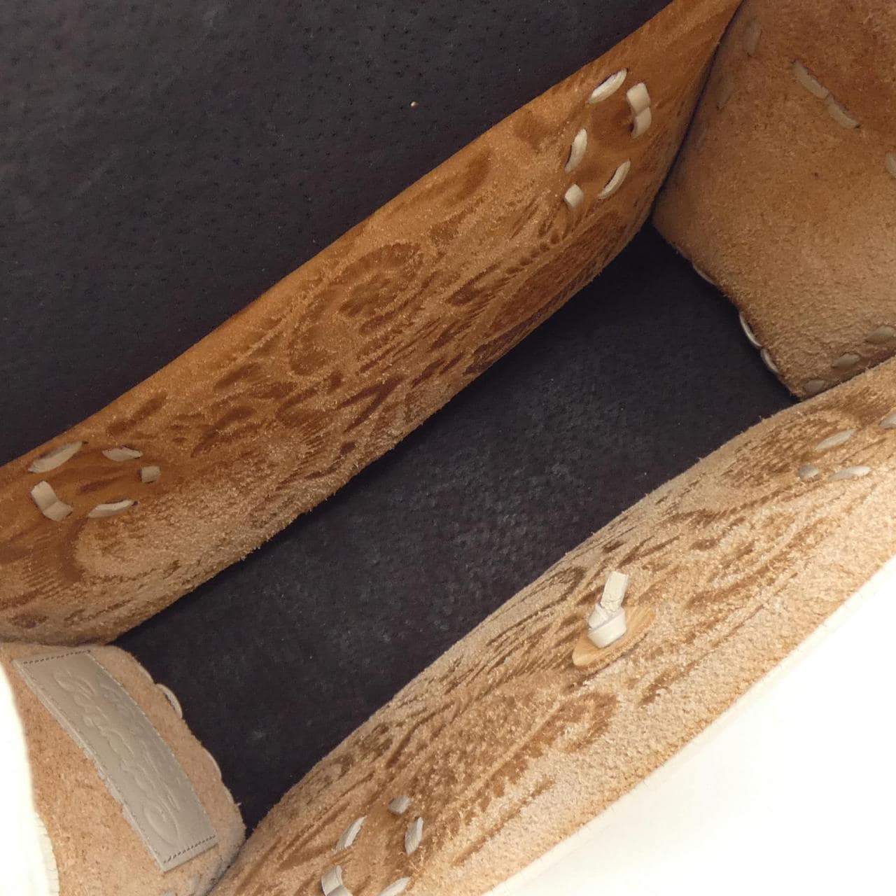 カービングトライブス Carving Tribes BAG