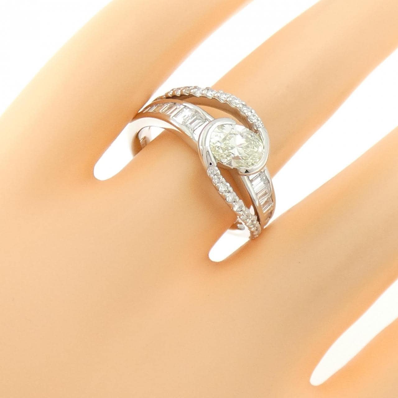 PT900 ダイヤモンド リング 0.882CT