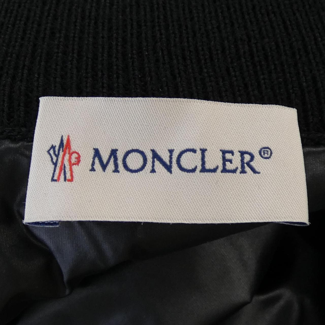 【新品】モンクレール MONCLER K20939B00023 ダウンジャケット