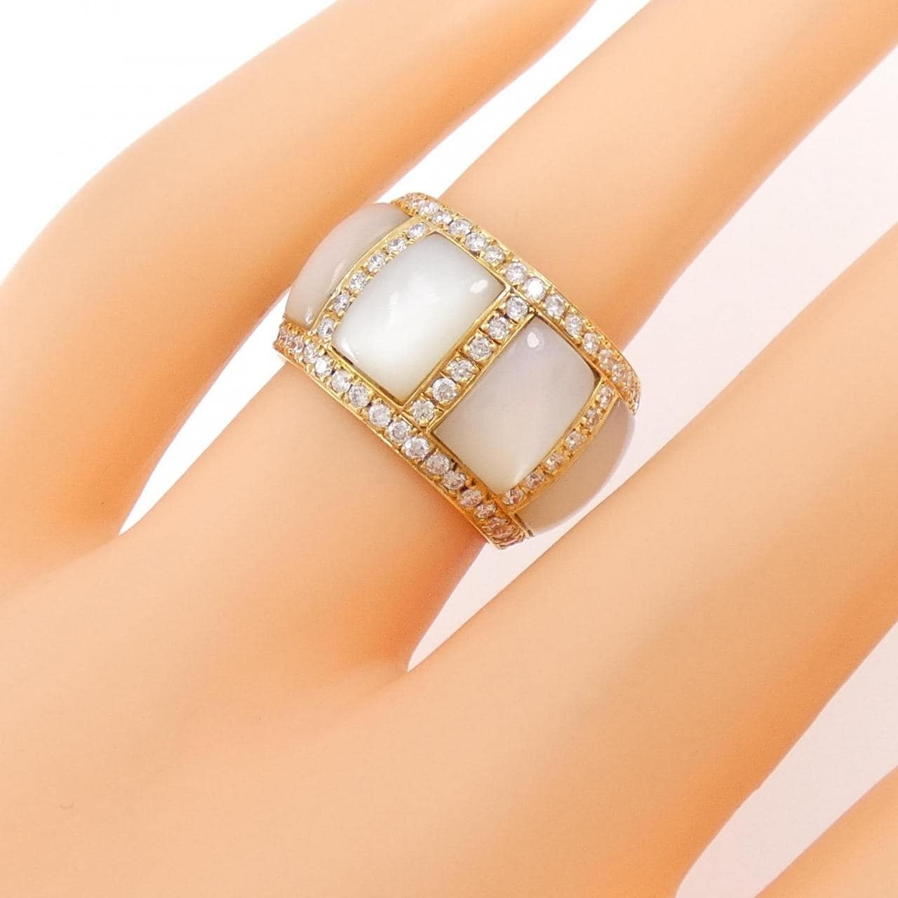 K18YG mother of pearl ring