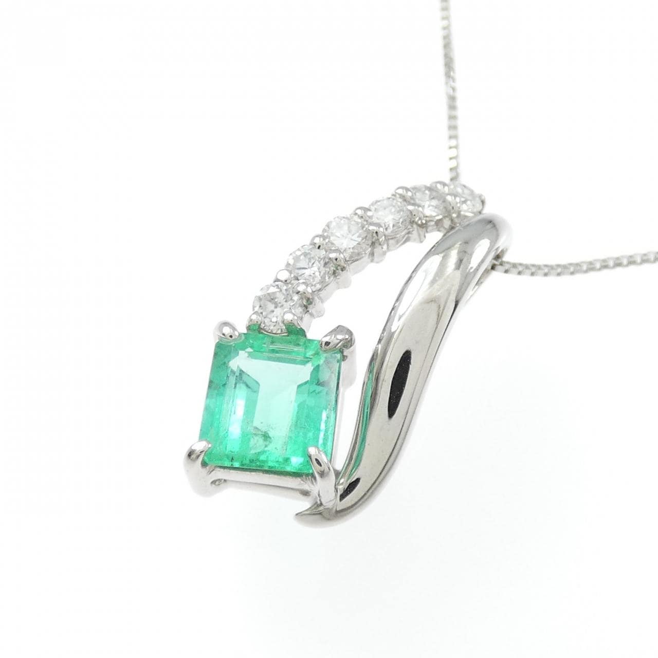 K18WG エメラルド ネックレス 0.85CT