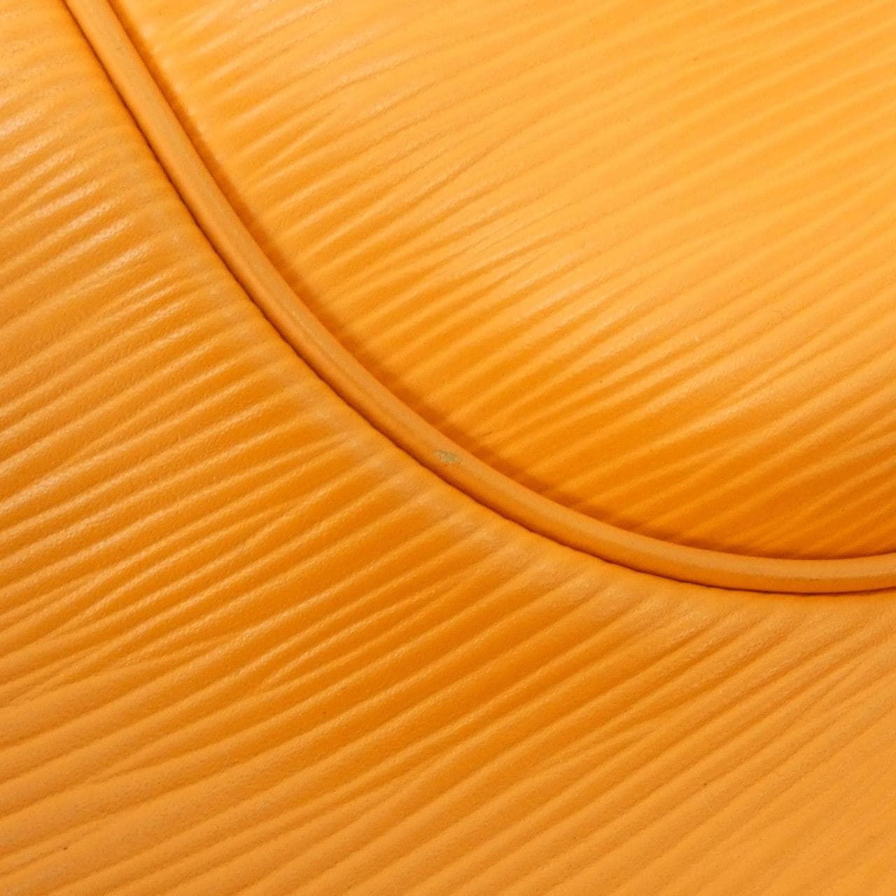 ルイヴィトン エピ サラバー M5896H バッグ