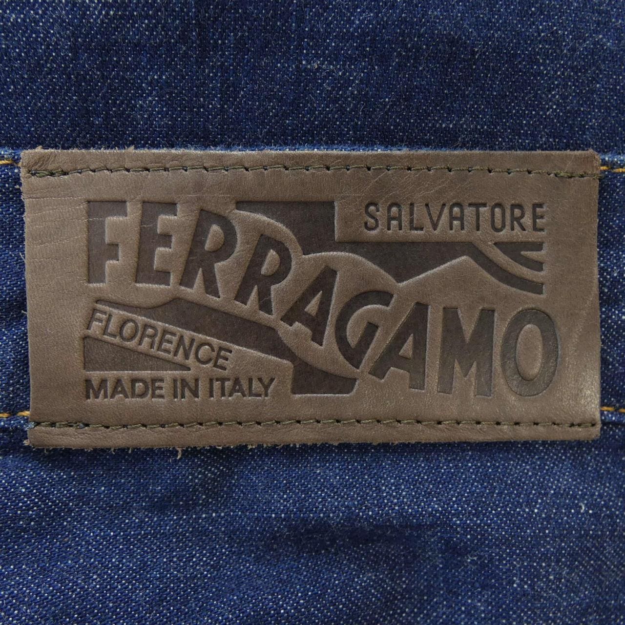 サルヴァトーレフェラガモ SALVATORE FERRAGAMO ジーンズ