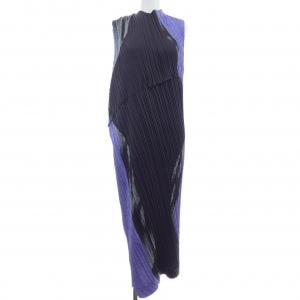 イッセイミヤケ ISSEY MIYAKE IM31FH679 ワンピース