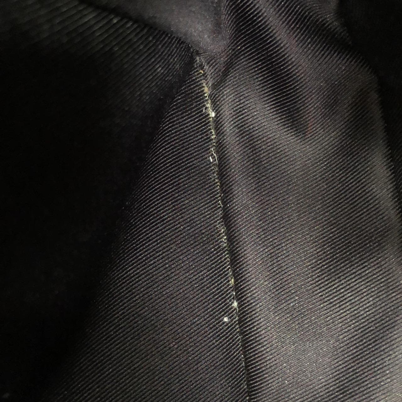 ルイヴィトン タイガ アウトドア メッセンジャー PM M33437 ショルダーバッグ