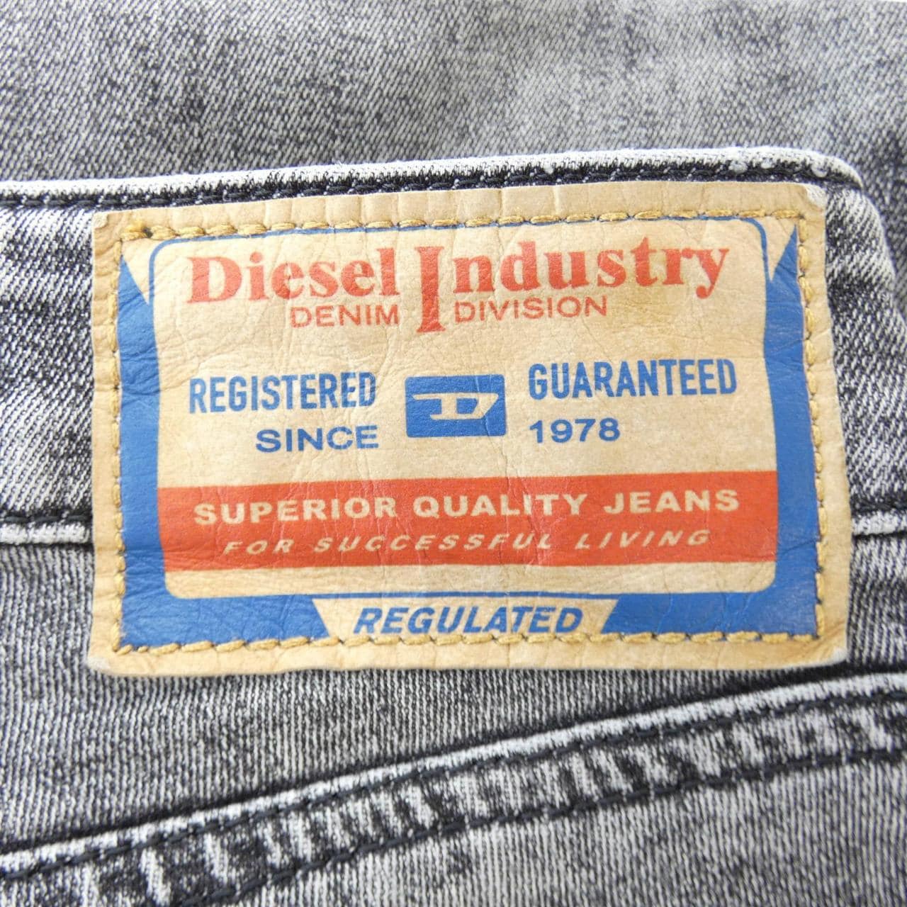 ディーゼル DIESEL ジーンズ