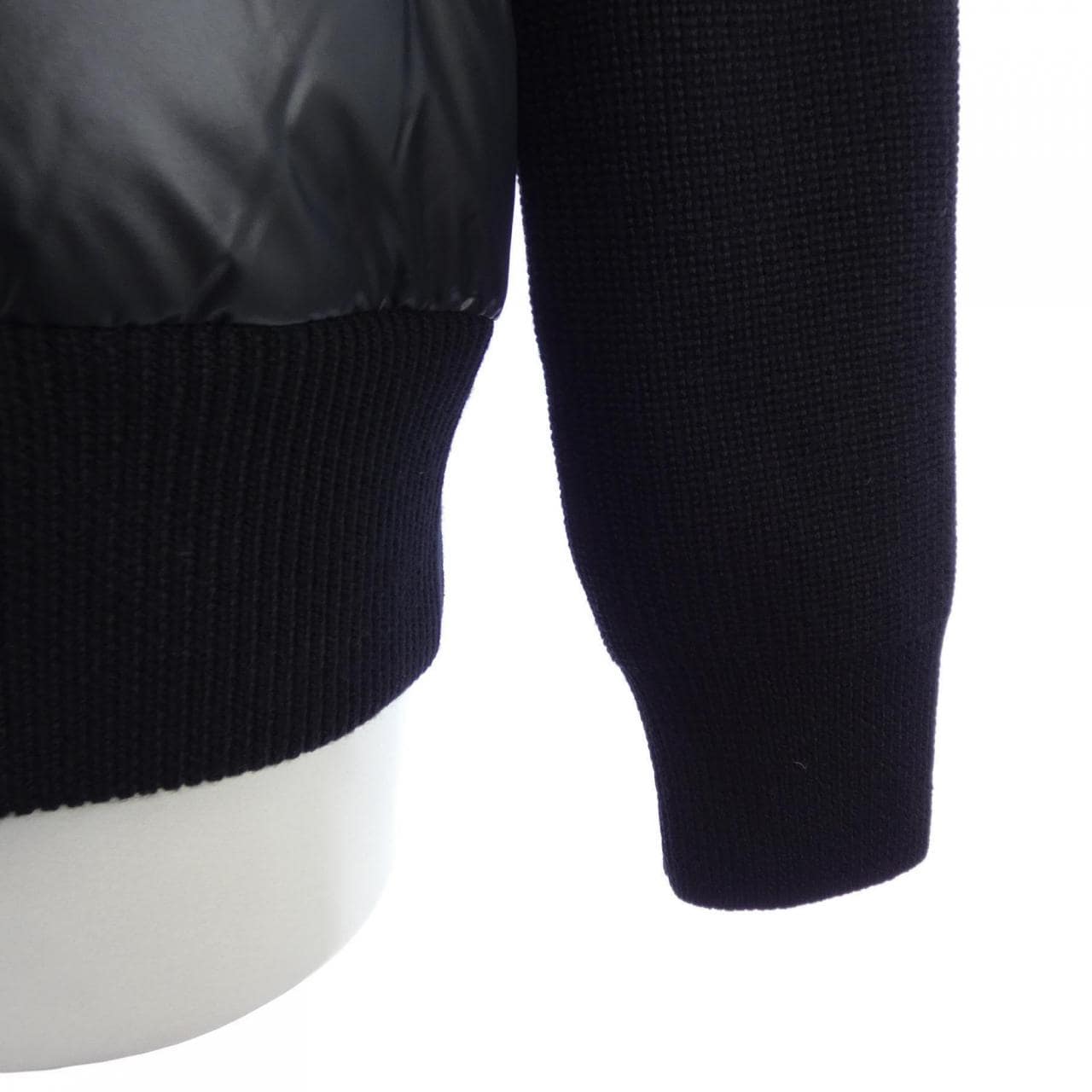 【新品】モンクレール MONCLER 20919B00028 M1131 ダウンジャケット