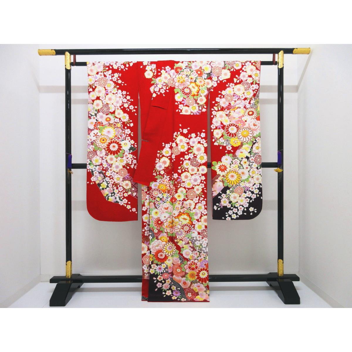 振袖　友禅金彩加工　刺繍入り