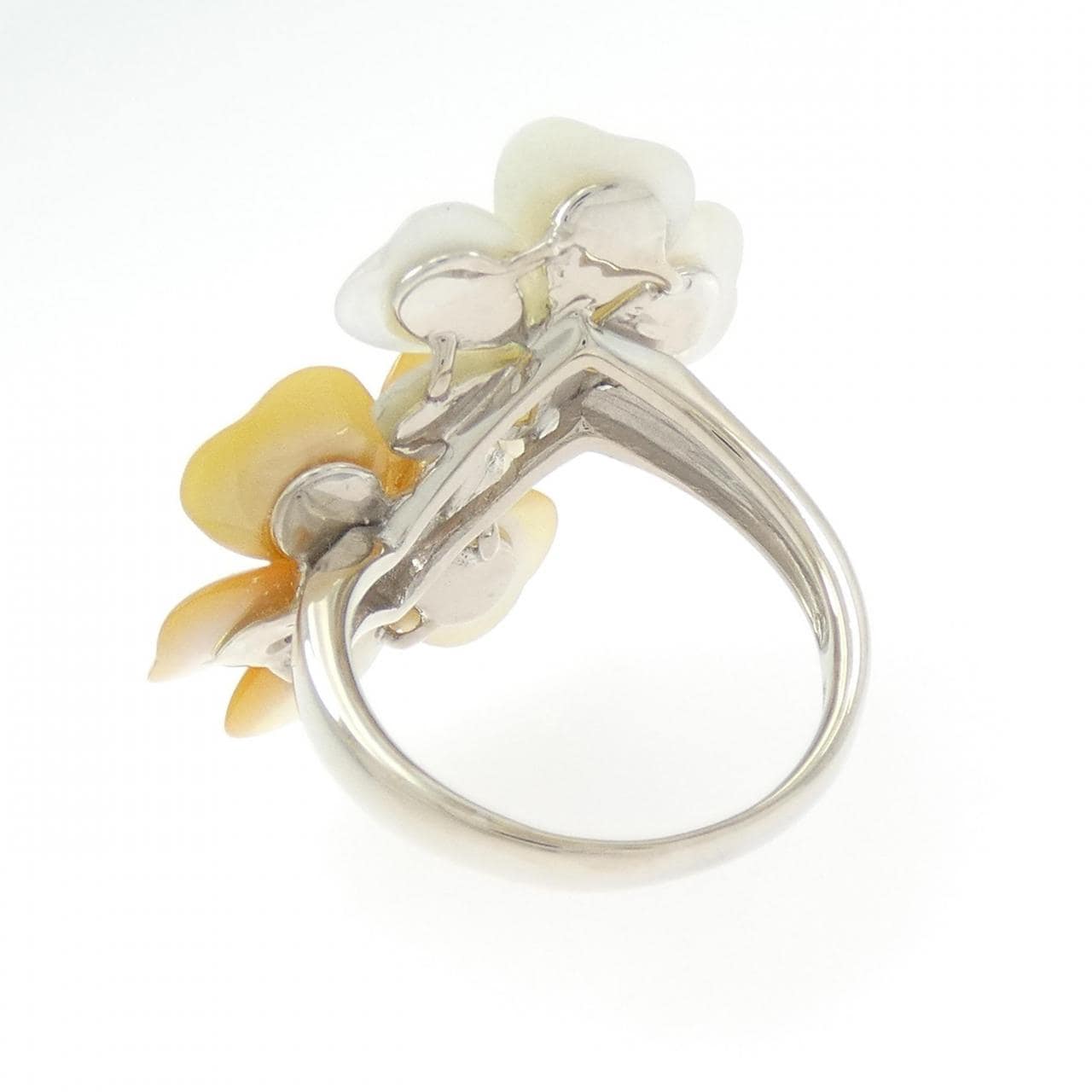 K18WG フラワー マザーオブパール リング