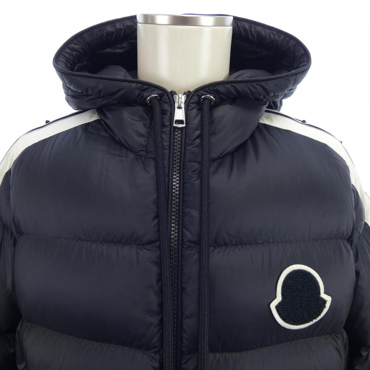 モンクレール MONCLER ダウンジャケット