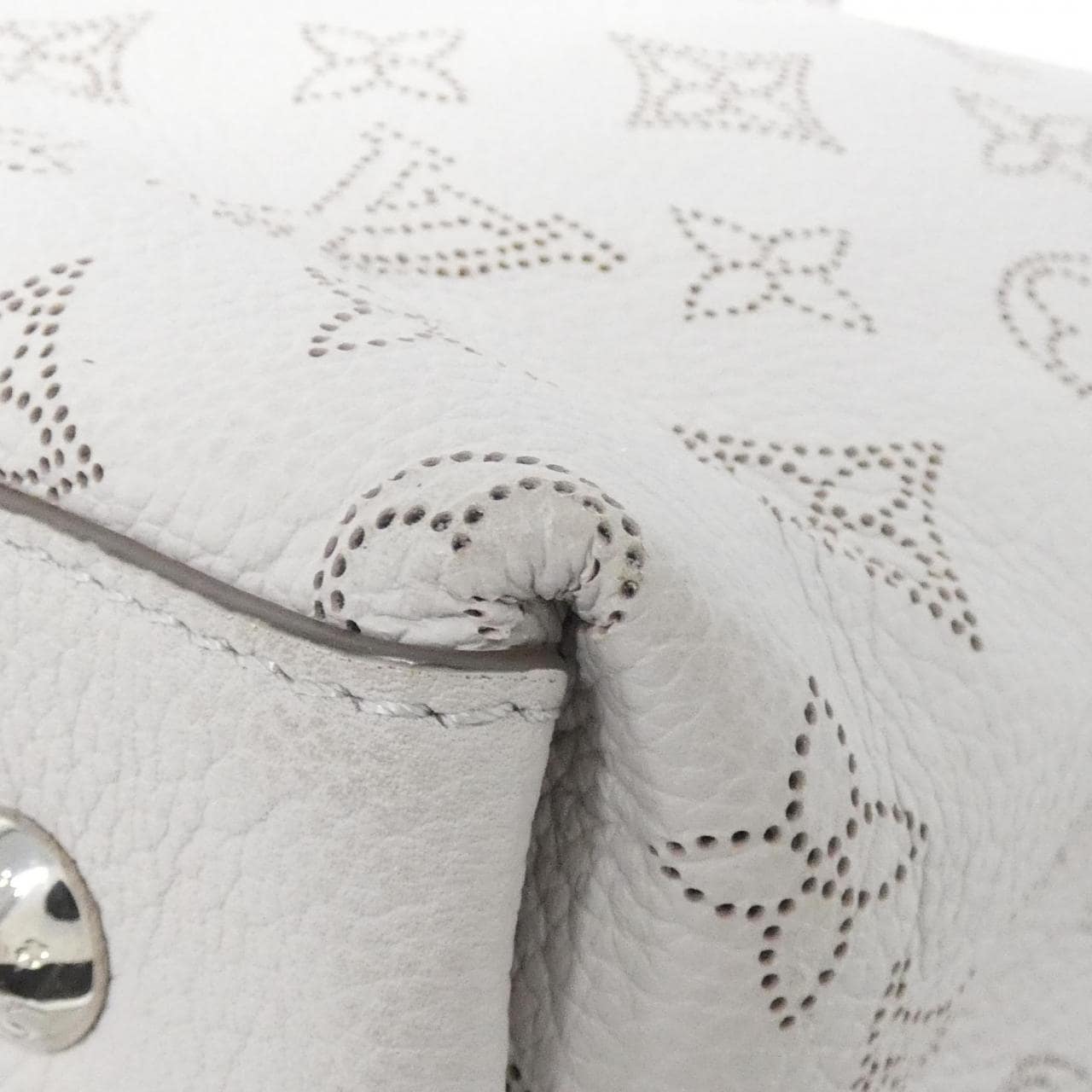 ルイヴィトン マヒナ ムリア M57526 ショルダーバッグ