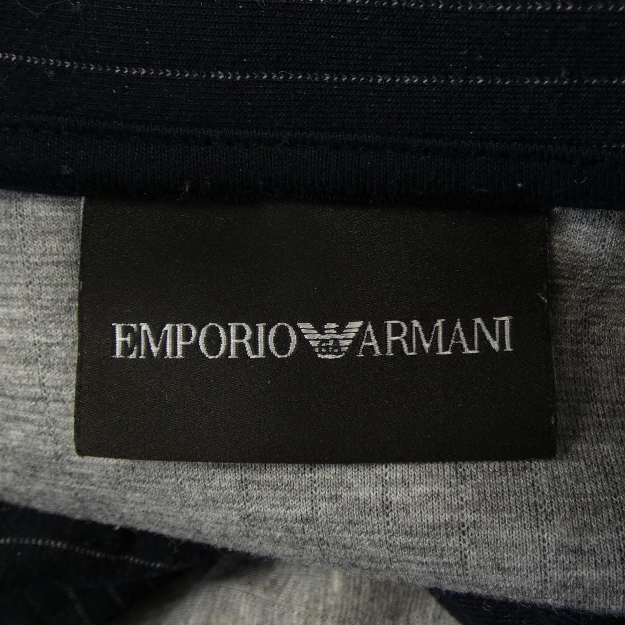 エンポリオアルマーニ EMPORIO ARMANI トップス