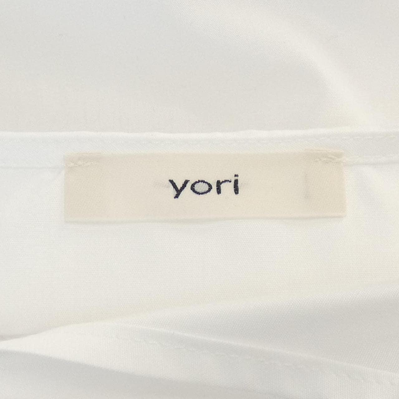 ヨリ yori トップス