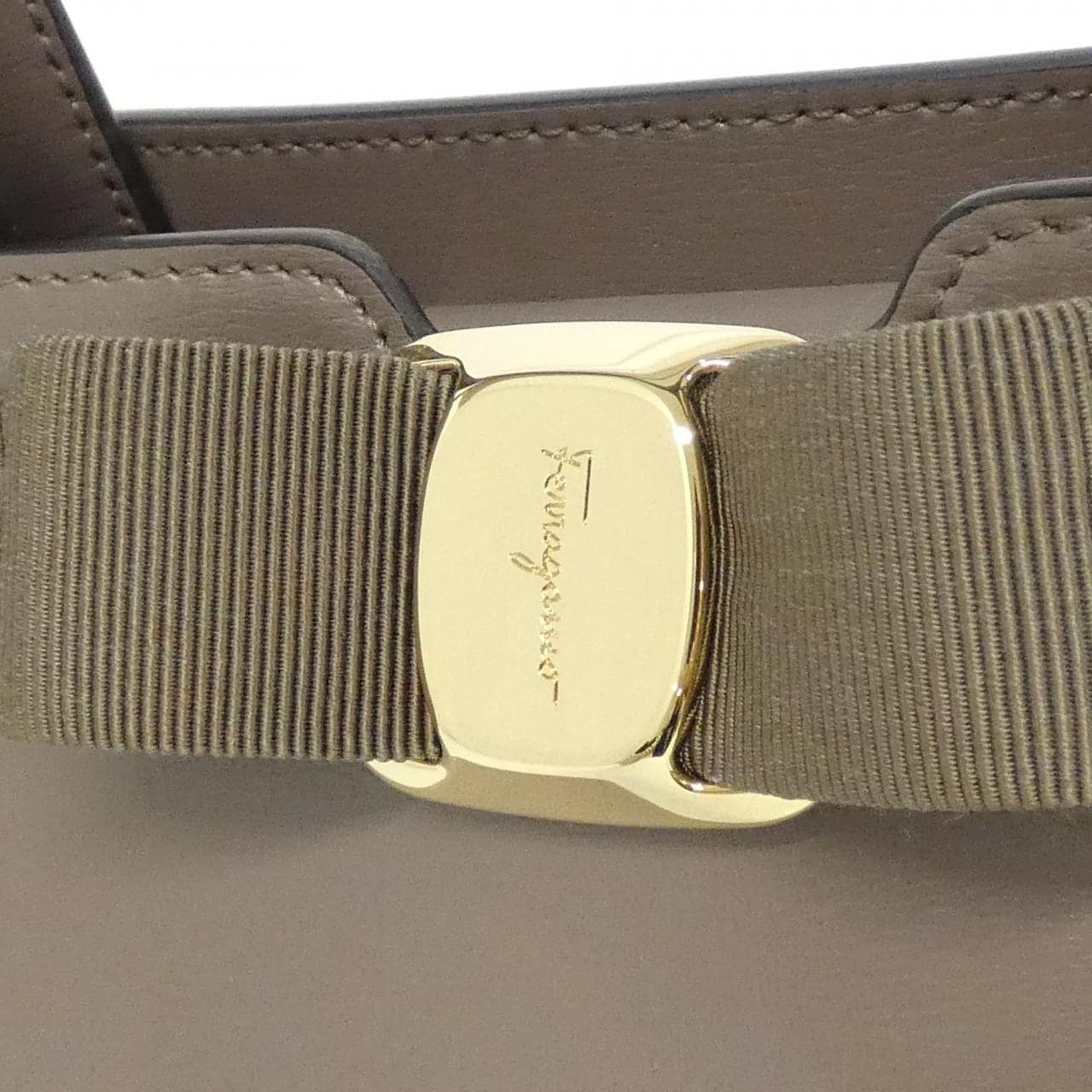 サルヴァトーレフェラガモ 21 I290 バッグ