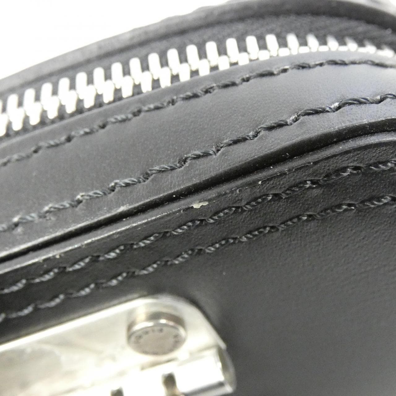 ルイヴィトン ダヌーブ メッセンジャー M53975 ショルダーバッグ