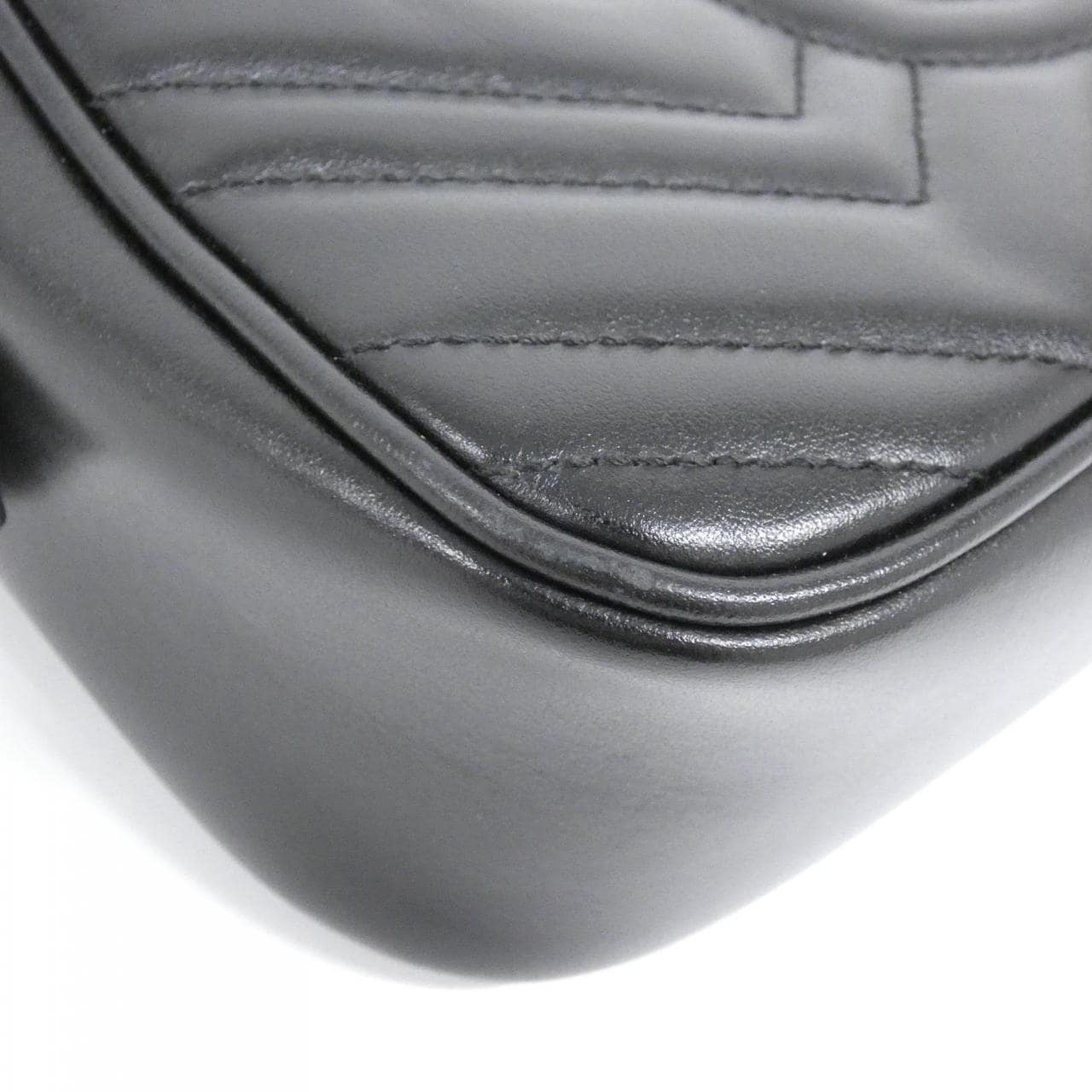 グッチ GG MARMONT 447632 DTD1T ショルダーバッグ