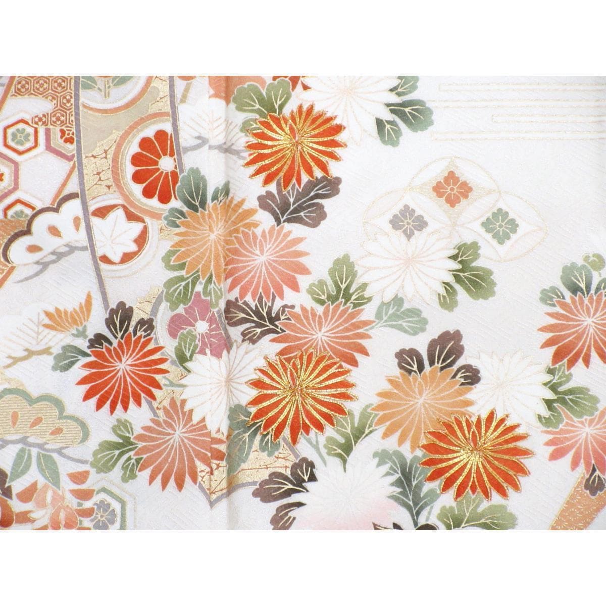 訪問着　友禅金彩加工　刺繍入り