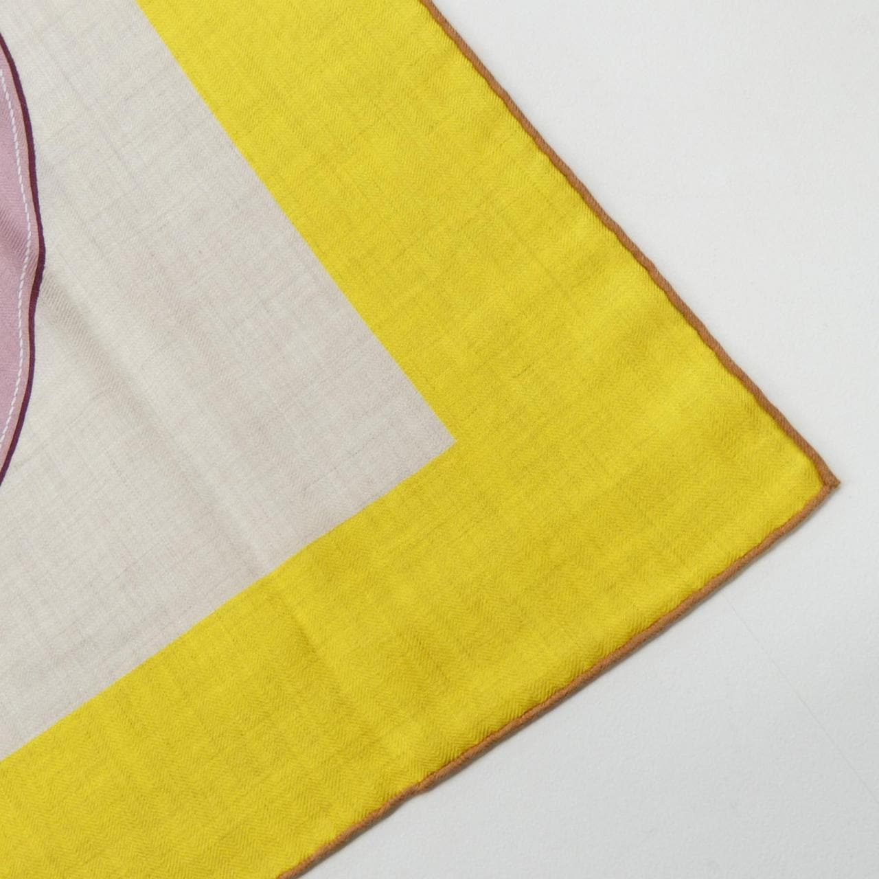 エルメス HERMES BRIDES DE GALA APPLIQUE PIQUE H243940S カレジェアン140 ショール