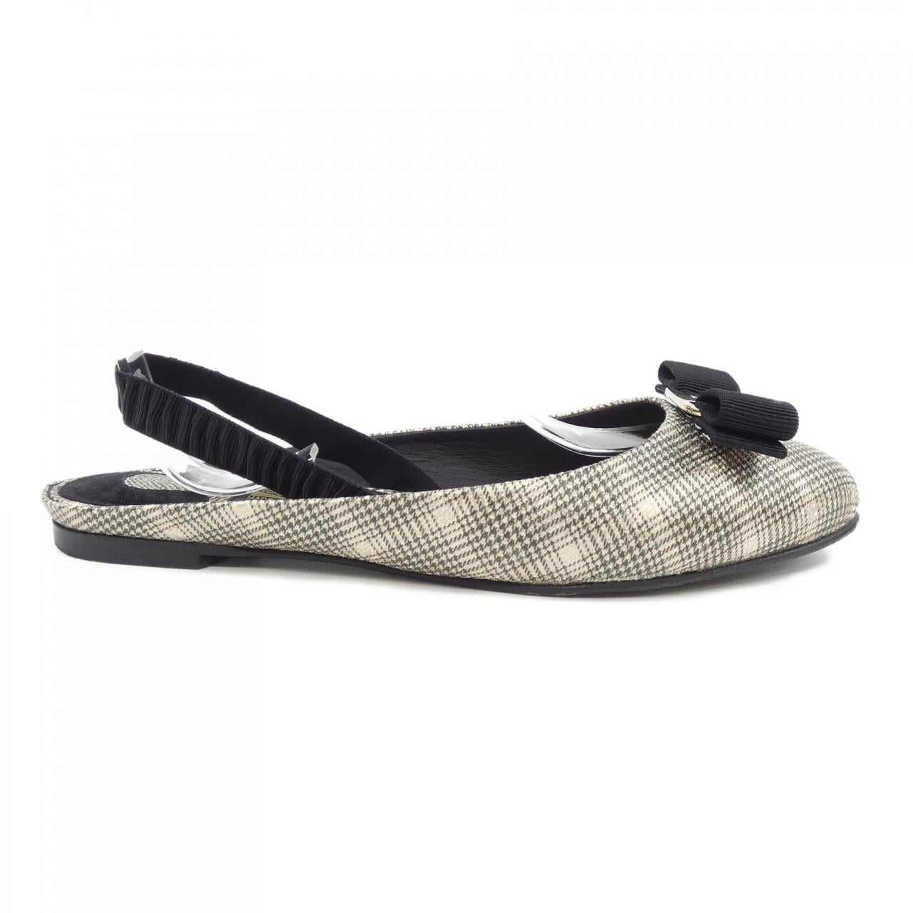サルヴァトーレフェラガモ SALVATORE FERRAGAMO VARINA サンダル