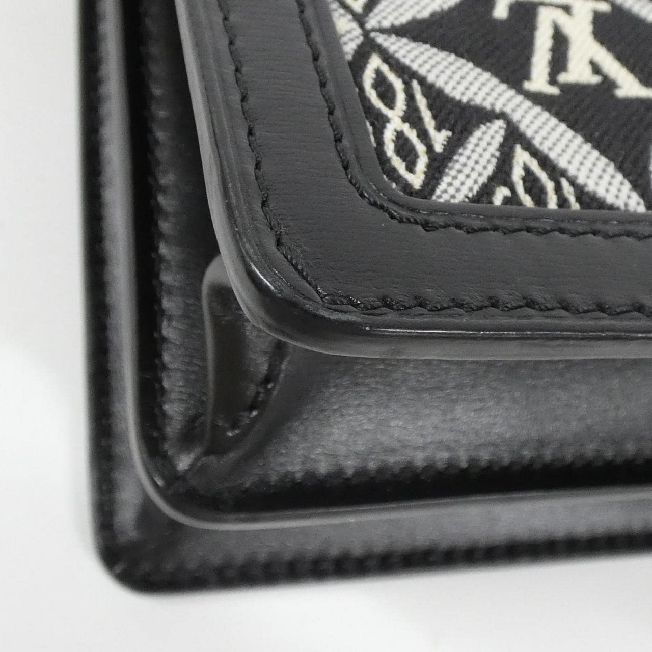 LOUIS VUITTON SINCE1854 Dauphine MM M57211 單肩包