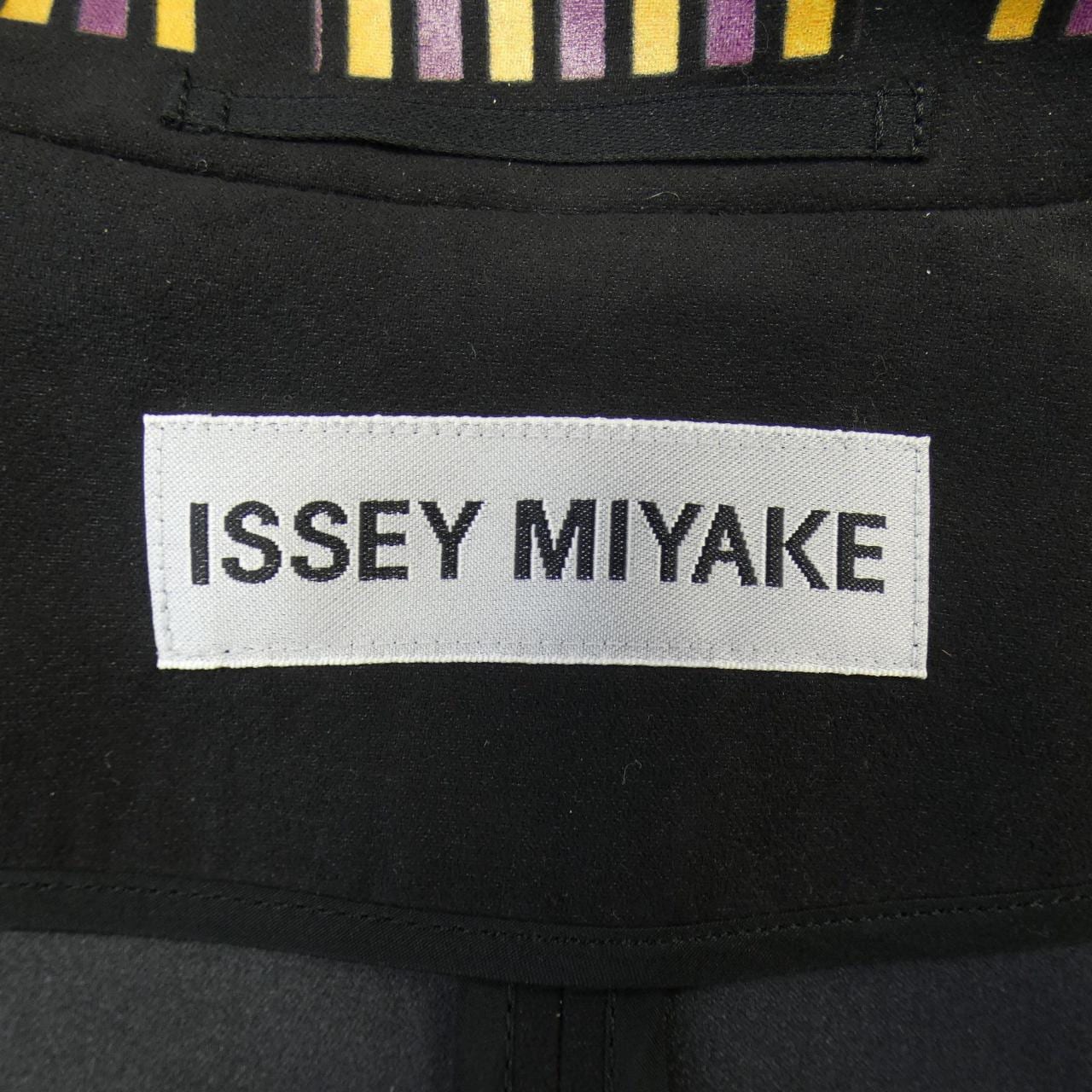イッセイミヤケ ISSEY MIYAKE コート