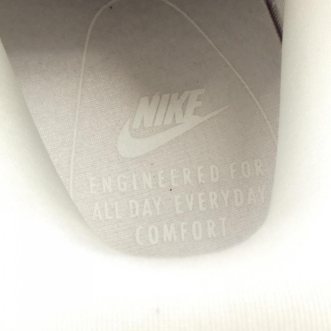 ナイキ NIKE AR0639-100 スニーカー