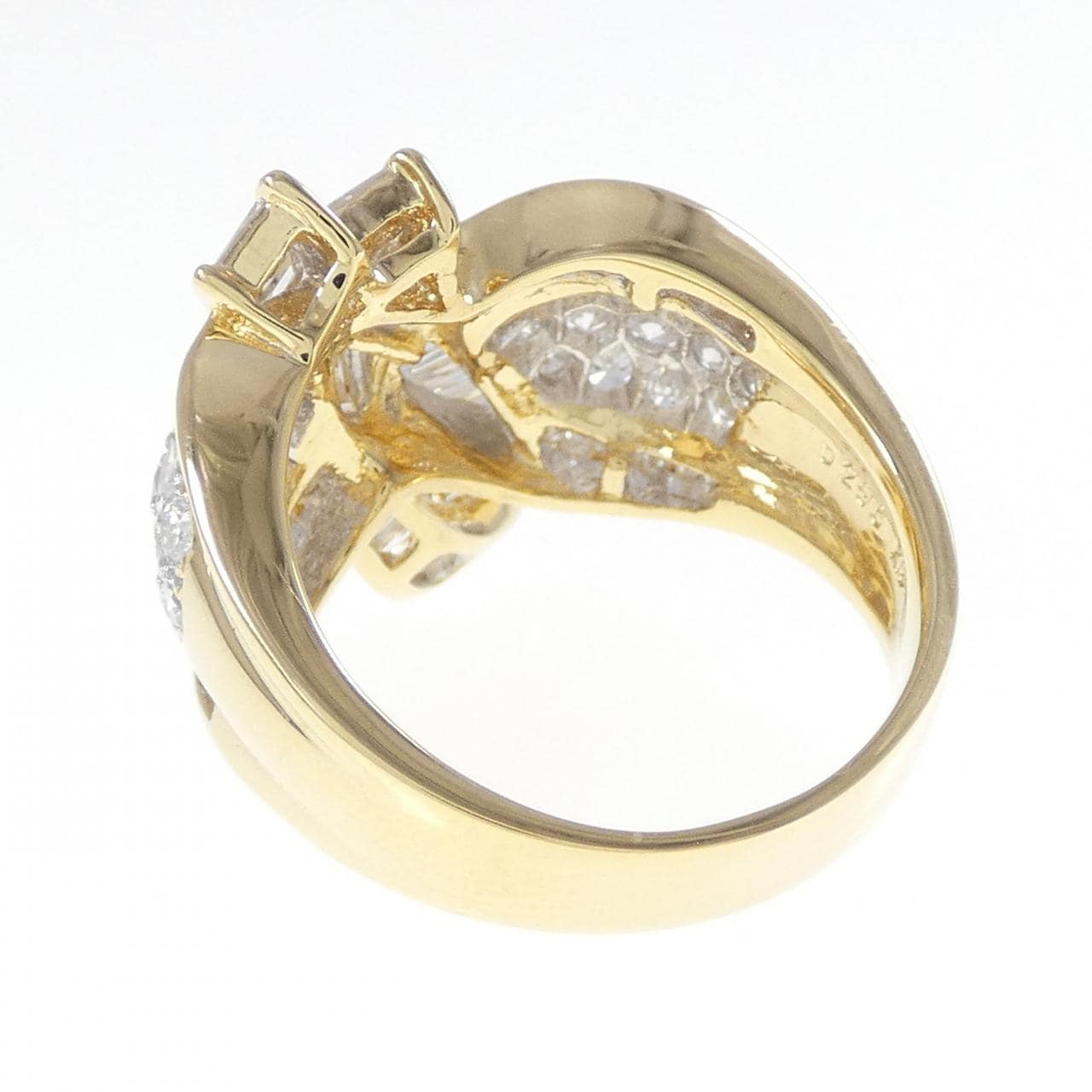 K18YG/K18WG Ribbon Diamond Ring 2.96CT