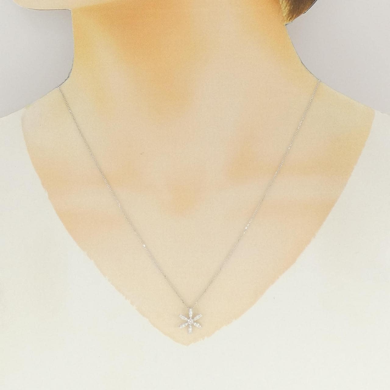 K18WG フラワー ピンクダイヤモンド ネックレス 0.01CT