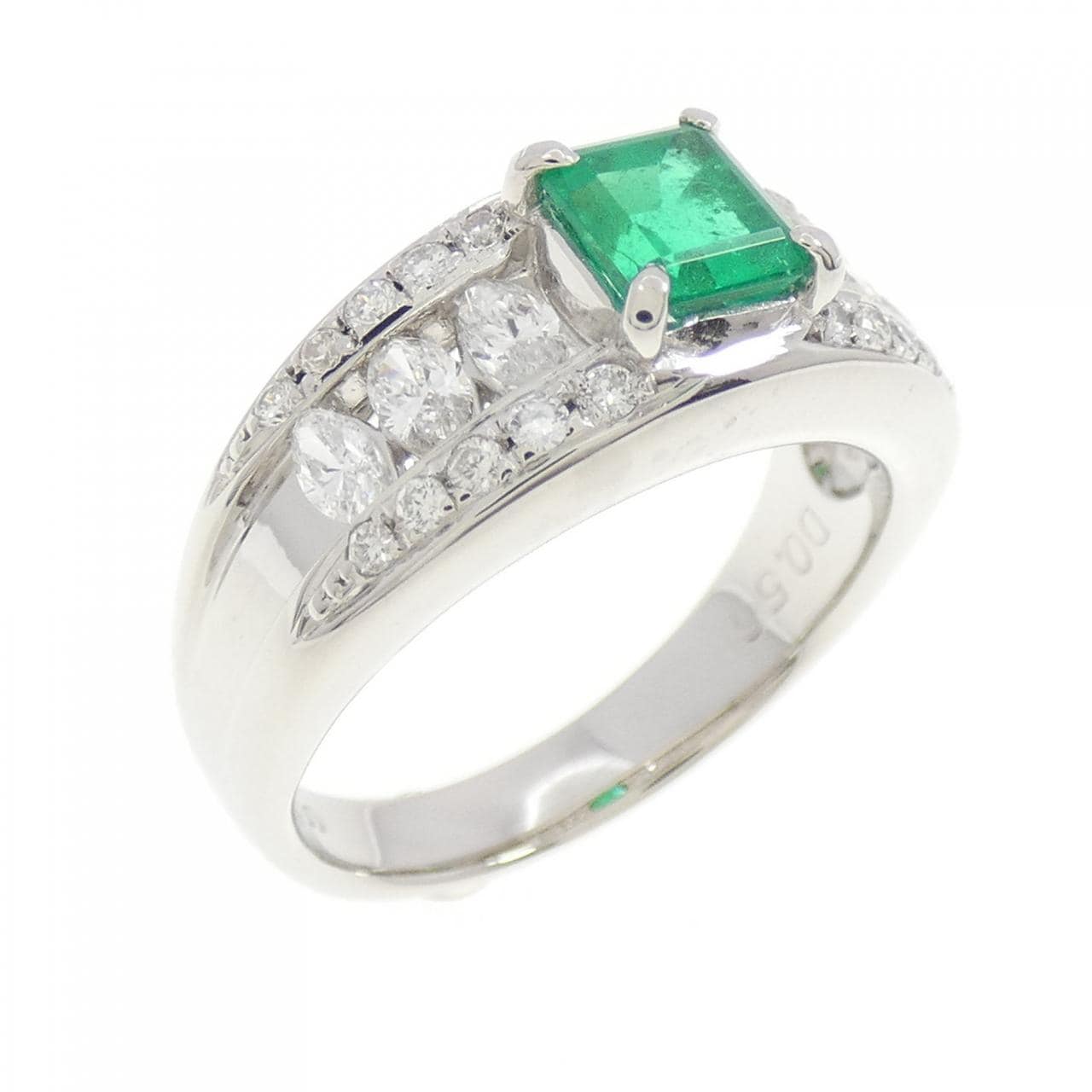 PT900 エメラルド リング 0.59CT