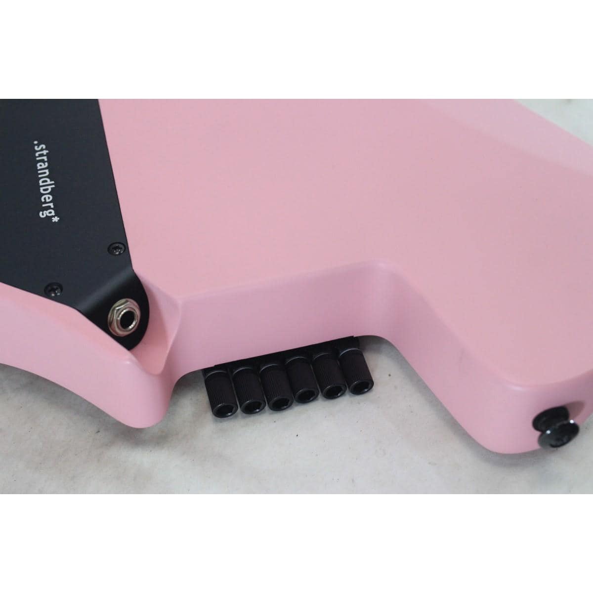 ＳＴＲＡＮＤＢＥＲＧ　Ｂｏｄｅｎ　Ｅｓｓｅｎｔｉａｌ　６