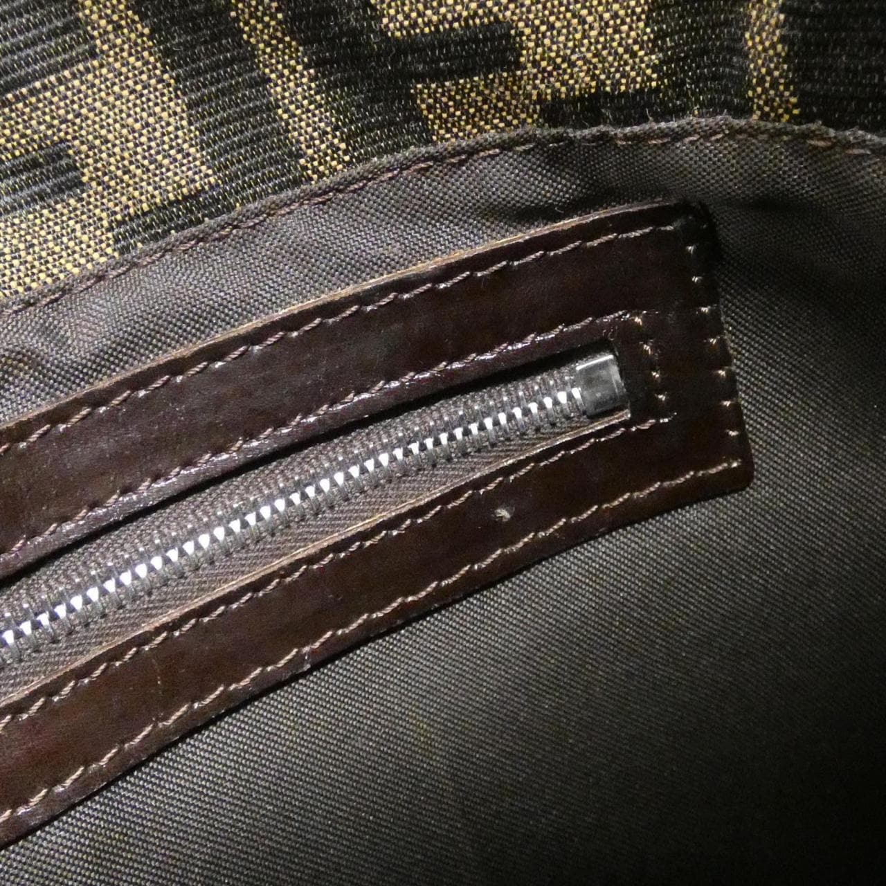 【ヴィンテージ】フェンディ 26569 ショルダーバッグ