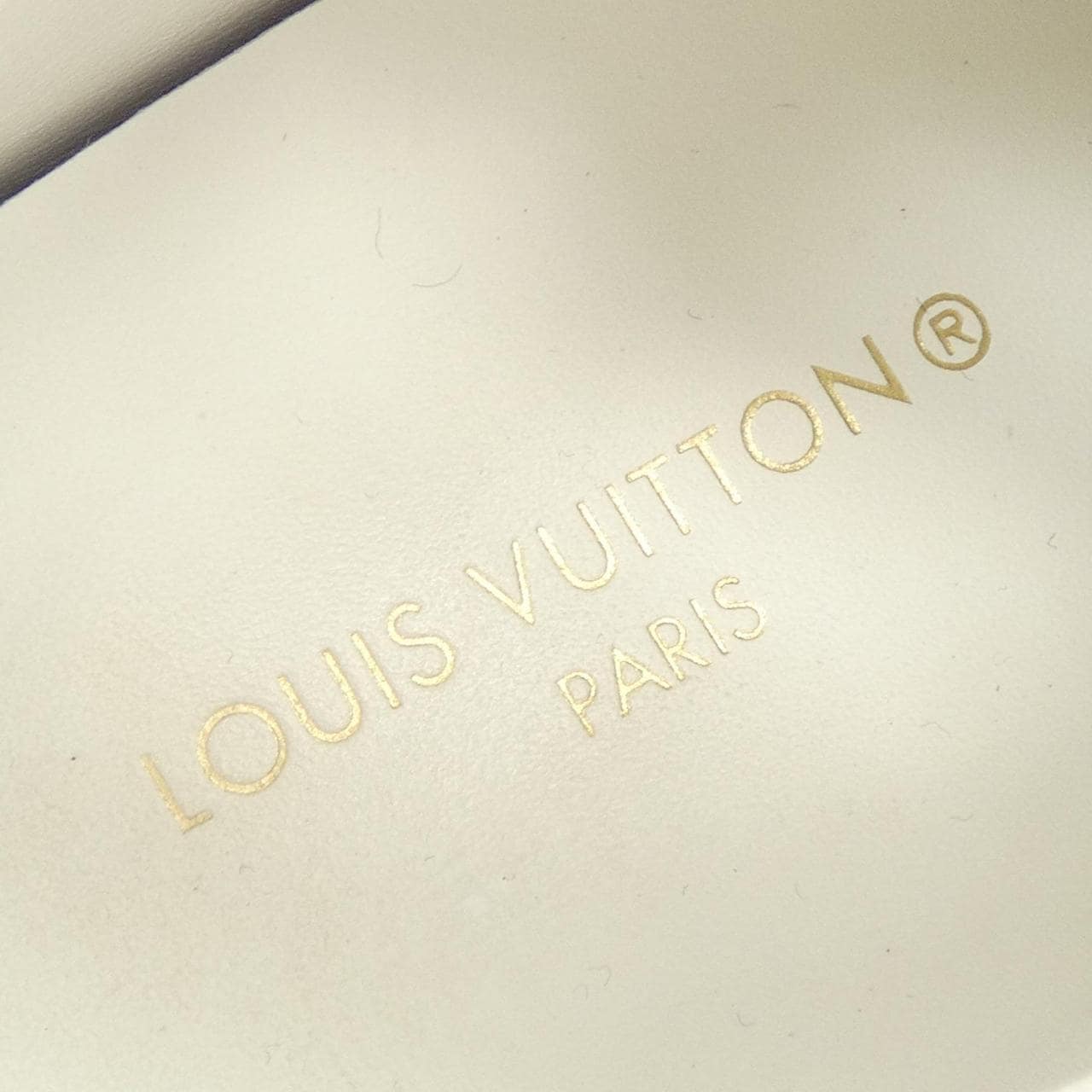 ルイヴィトン LOUIS VUITTON メタリック モノグラム パターン タイムアウトライン スニーカー