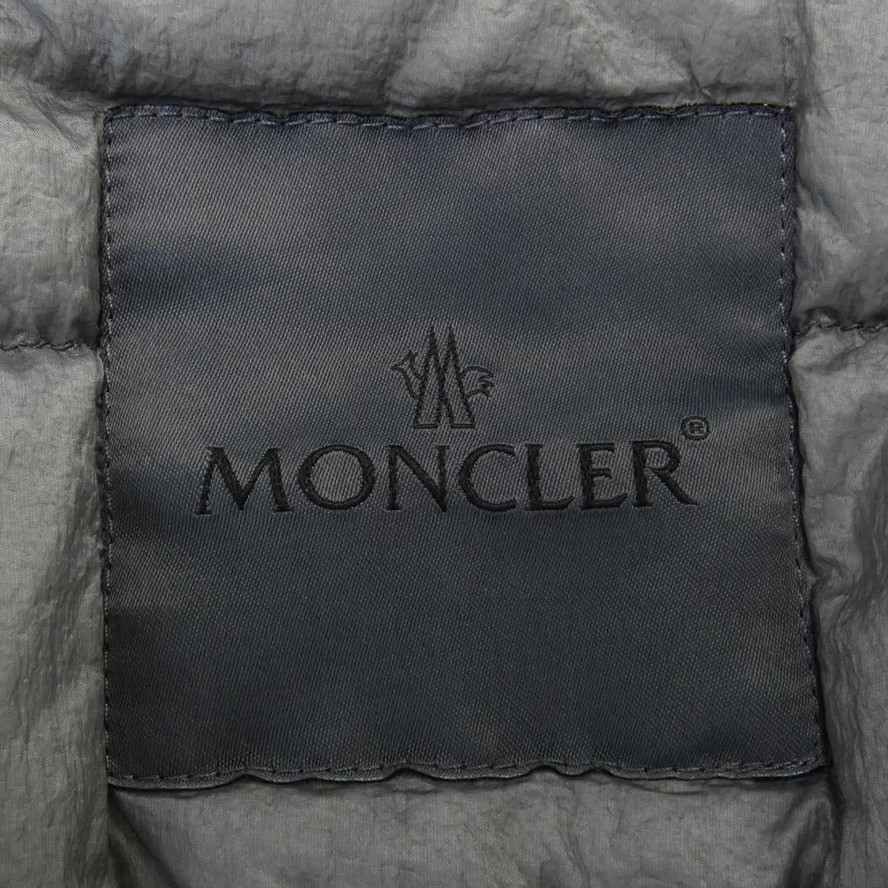 モンクレール MONCLER ダウンジャケット