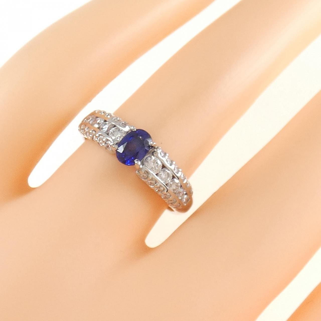 PT900 サファイヤ リング 0.56CT